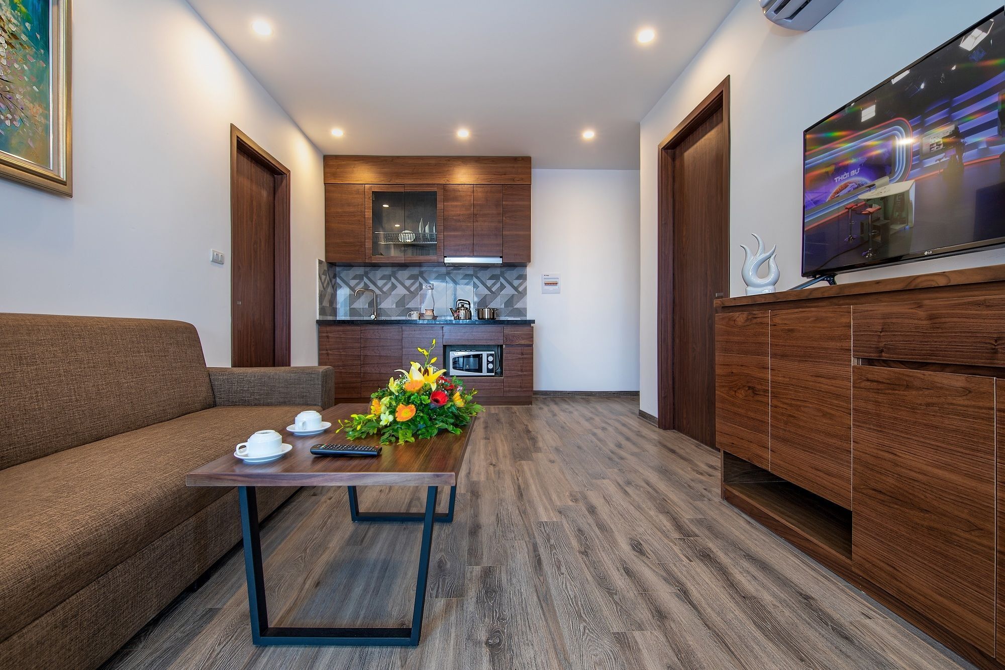 Granda West Lake Apartment - Hanoi — Photos 1